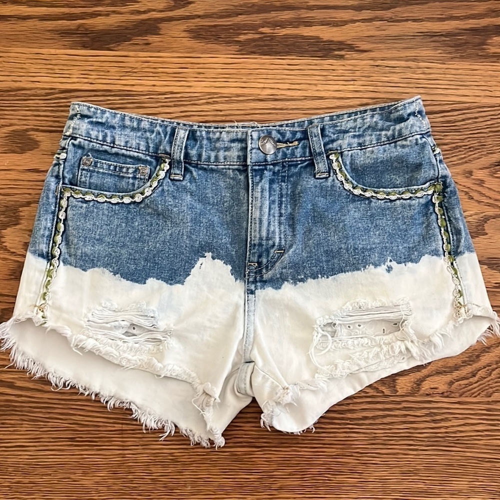 “Free People: Women’s Jean Shorts size 25”